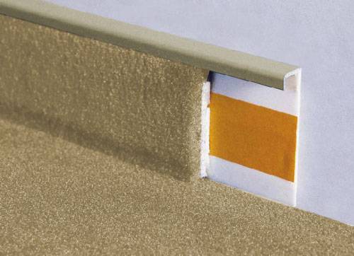 Плинтус для ковролина "Korner" Listwa светло-бежевый (2500*13,8*50 мм) — купить в Иваново