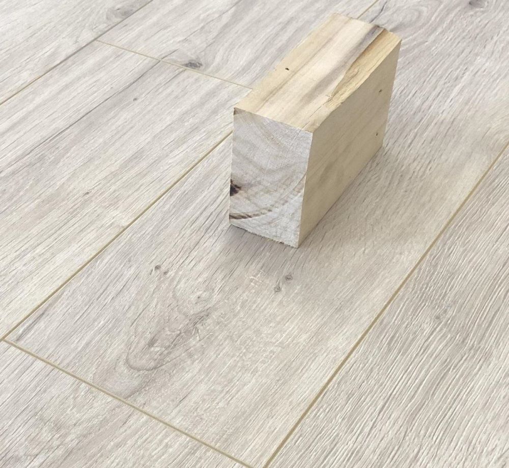 Ламинат "SunFloor" 8/33 4NV Дуб Эри 55 (1380*159*8 мм) — купить в Иваново