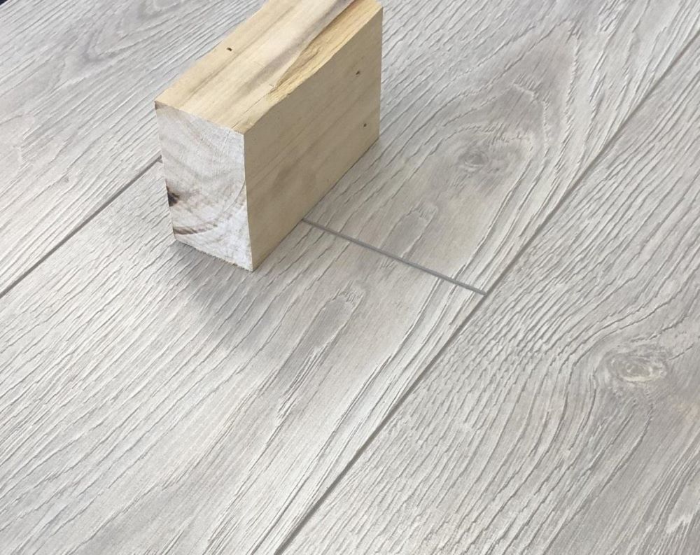 Ламинат "SunFloor" 8/32 4V Дуб Лайн 37 (1380*193*8 мм) — купить в Иваново